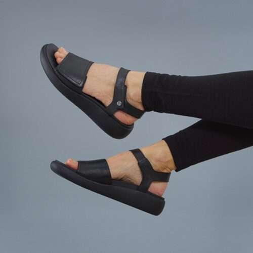 NAHAST PIKIVÕLVITOESTUSEGA SANDAALID NAISTELE Vionic Awaken RX Recovery