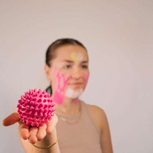 VÕIMLEMIS- JA MASSAAŽIPALL YellowSport yellowSPIKY Ball roosa. 7cm